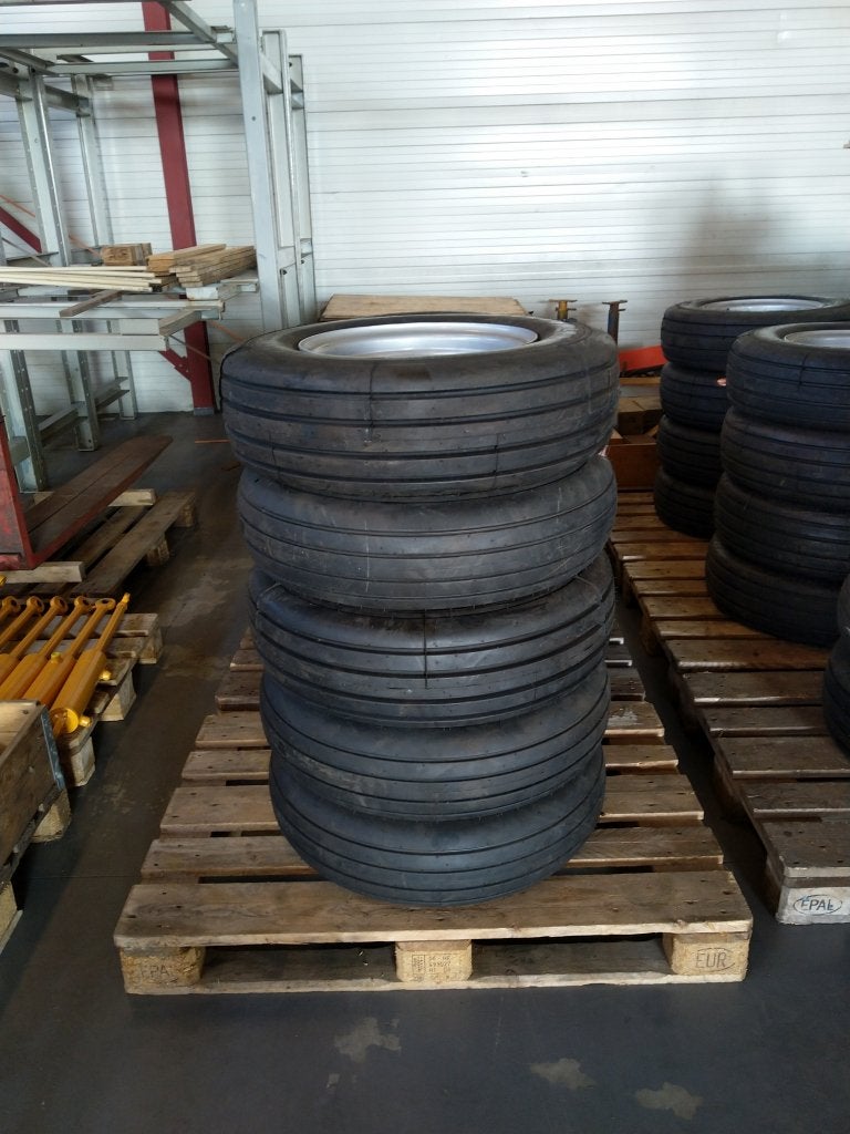 30 x 8.8 x R15 Nieuwe banden met velgen, Niet ingevuld, Niet ingevuld, Niet ingevuld