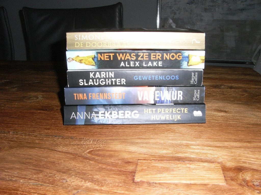 thrillers/boeken Ekberg/Frennstedt/Slaughter/Lake en vele .., Ophalen of Verzenden, Zo goed als nieuw