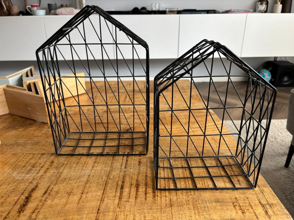 Metalen zwarte decoratie huisjes, Huis en Inrichting, Woonaccessoires | Overige, Ophalen, Zo goed als nieuw