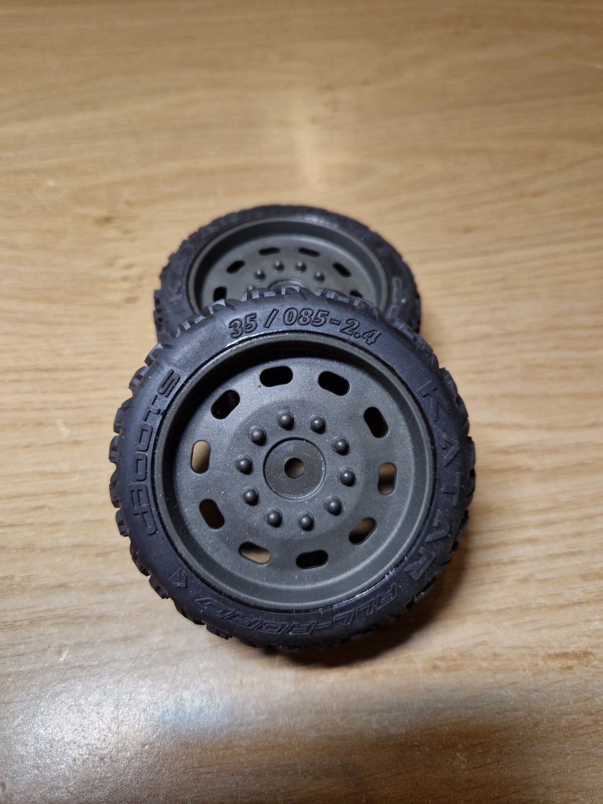 arrma dboots katar 35/085/2.4 2 stuks nieuw staat, Elektro, Ophalen of Verzenden, Zo goed als nieuw, Onderdeel