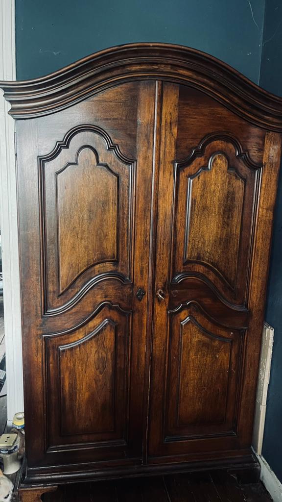 Houten kast, Ophalen