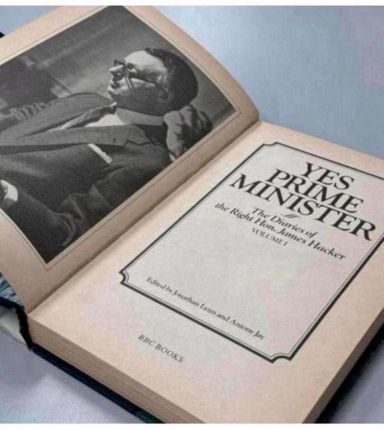 Yes Prime Minister Antony Jay Jonathan Lynn 1986 hardcover, Ophalen of Verzenden, Zo goed als nieuw