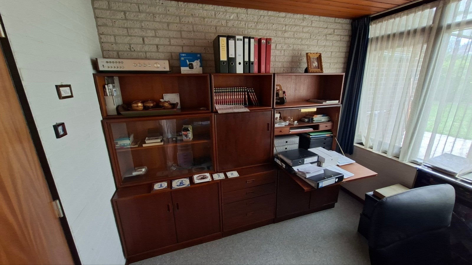 Vintage Teakhouten Wandmeubel met Bureau en Vitrinekast, Ophalen