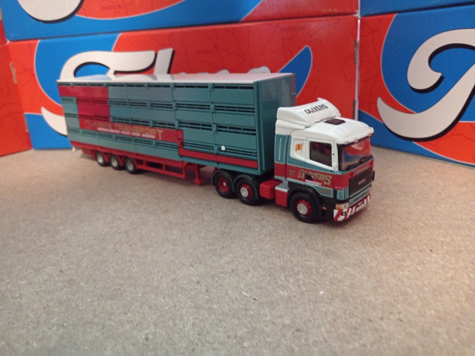 Scania 144 veeoplegger Olivers Corgi, Hobby en Vrije tijd, C, Corgi, C, Nieuw