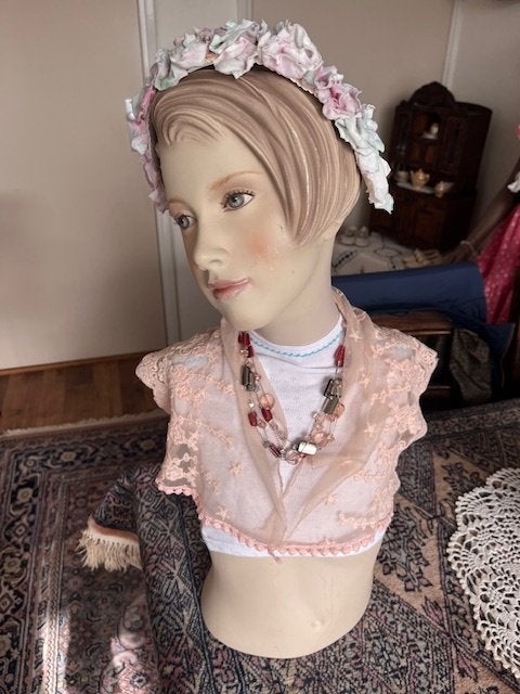 MOOIE OUDERE MEISJES BUSTE POP ENJONGENS BABY POP, Antiek en Kunst, Ophalen