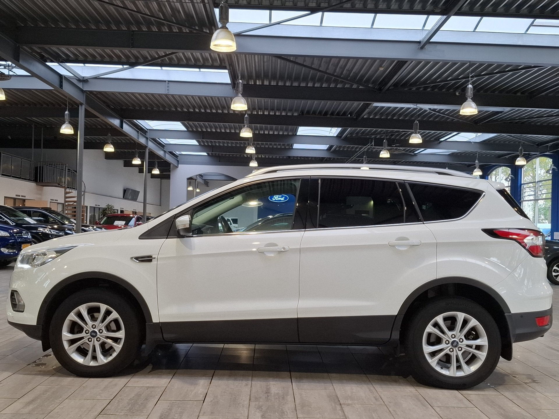 Ford Kuga 1.5 EcoBoost Titanium | Trekhaak | Camera | Cruise, Stof, Euro 6, 4 cilinders, Wit