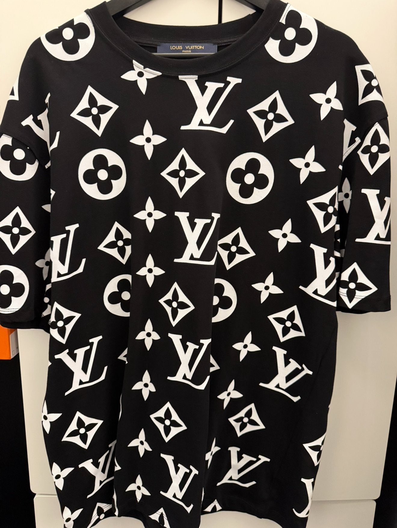 Louis Vouitton Logo Design Tshirt, Ophalen of Verzenden, Nieuw, Maat 52/54 (L), Zwart