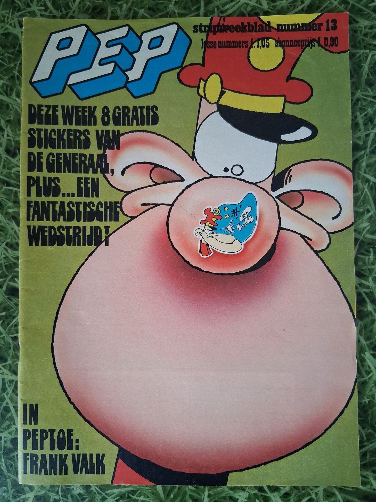 PEP strip weekblad nummer 13 uit 1975, met diverse extra's, Eén stripboek, Ophalen of Verzenden, Gelezen