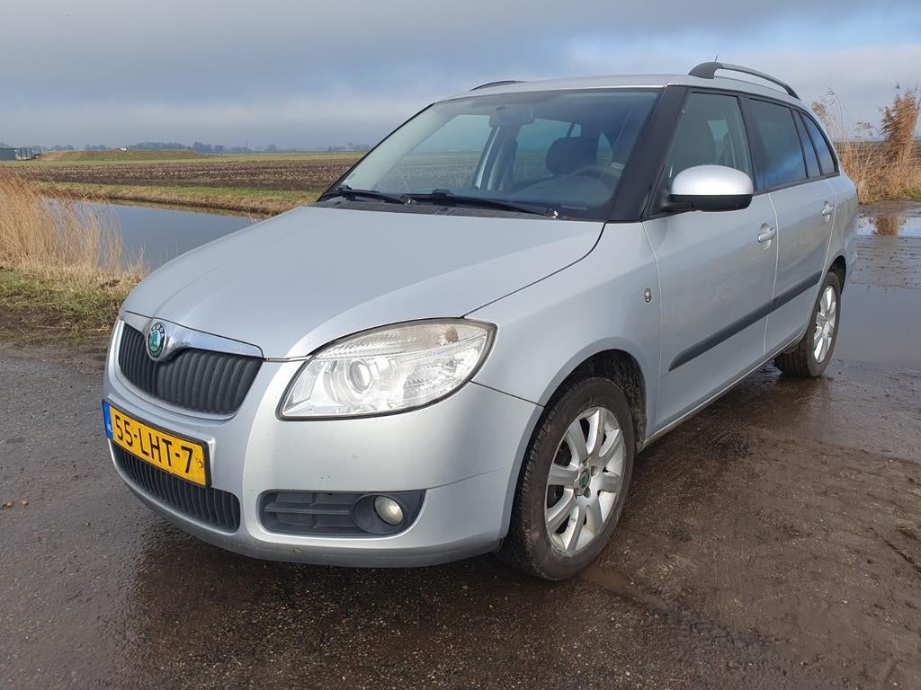Skoda Fabia 1.2 12v Combi, Voorwielaandrijving, 15 km/l, Origineel Nederlands, Handgeschakeld