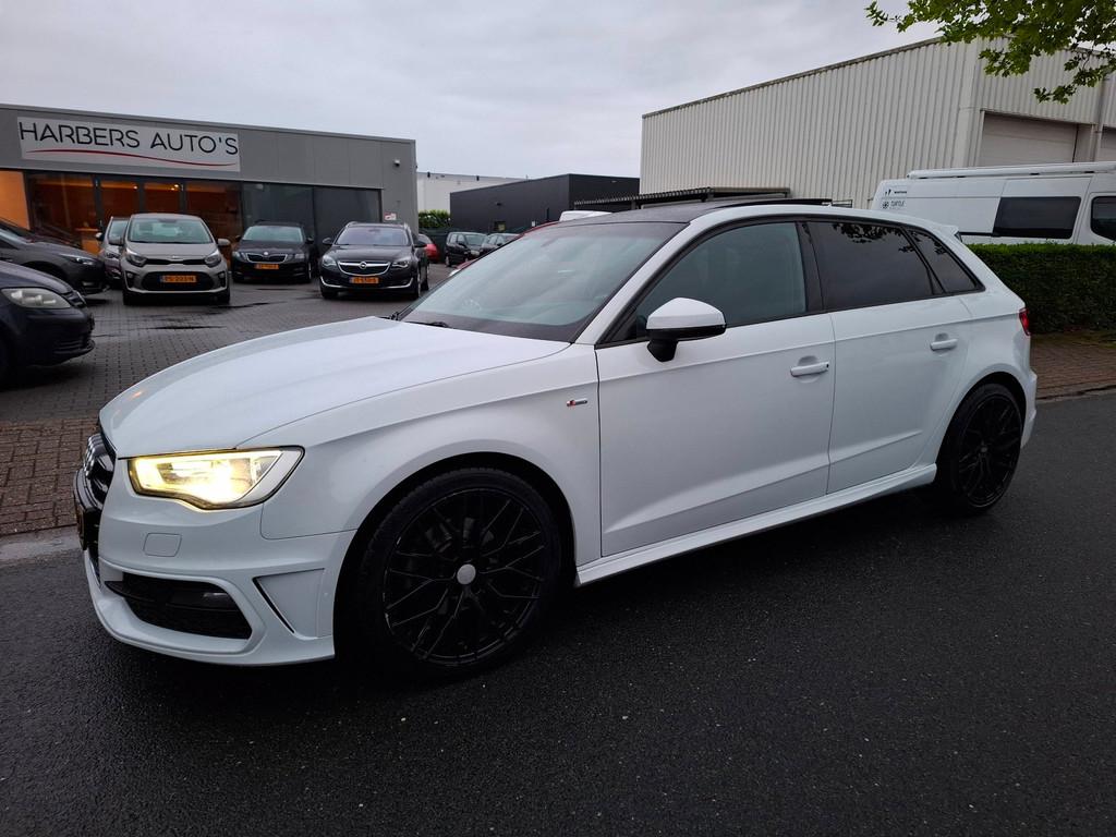 Audi A3 Sportback 1.6 TDI S-LINE PANO/XENON/NAVI/CLIMA/CRUIS, Auto's, Audi, Voorwielaandrijving, Euro 5, Gebruikt, 4 cilinders