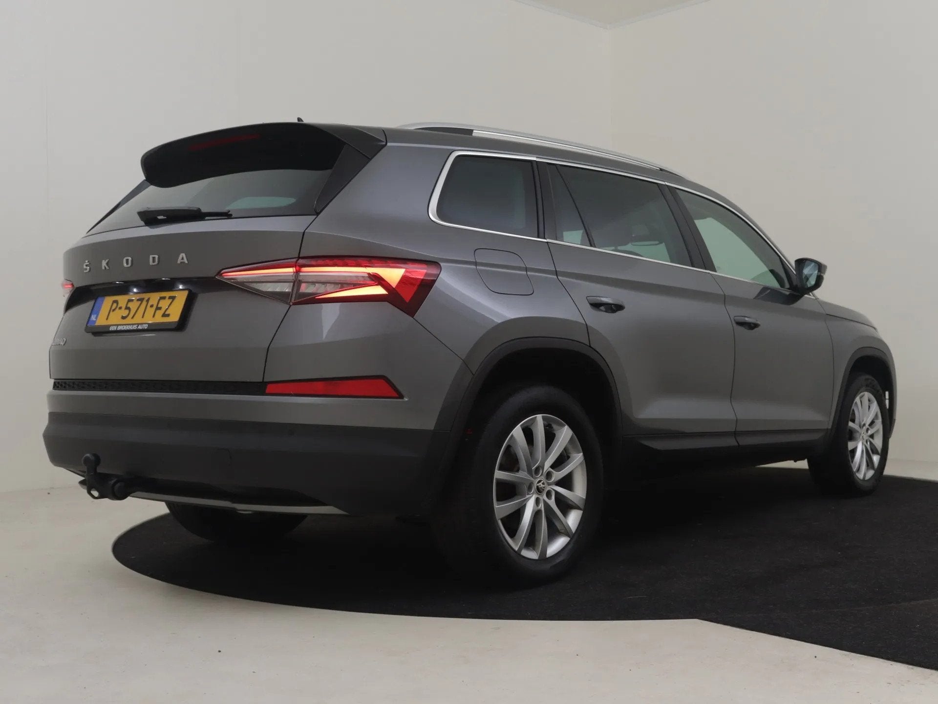 Skoda Kodiaq 1.5 TSI Business Edition 150PK (bj 2022), 15 km/l, 4 cilinders, Origineel Nederlands, Handgeschakeld