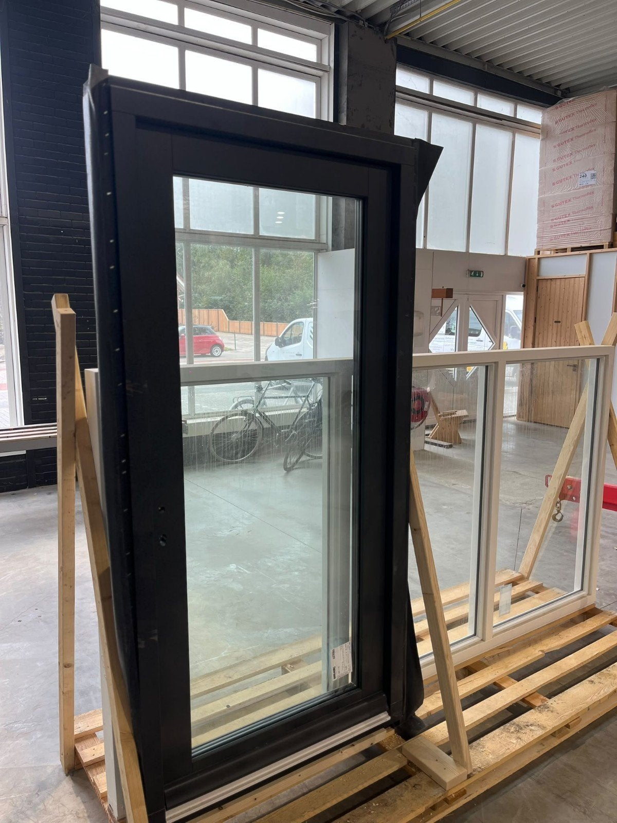 Voordeur RAL 7021 met triple beglazing en TGI spacer, 215 cm of meer, Nieuw, Buitendeur, Hout