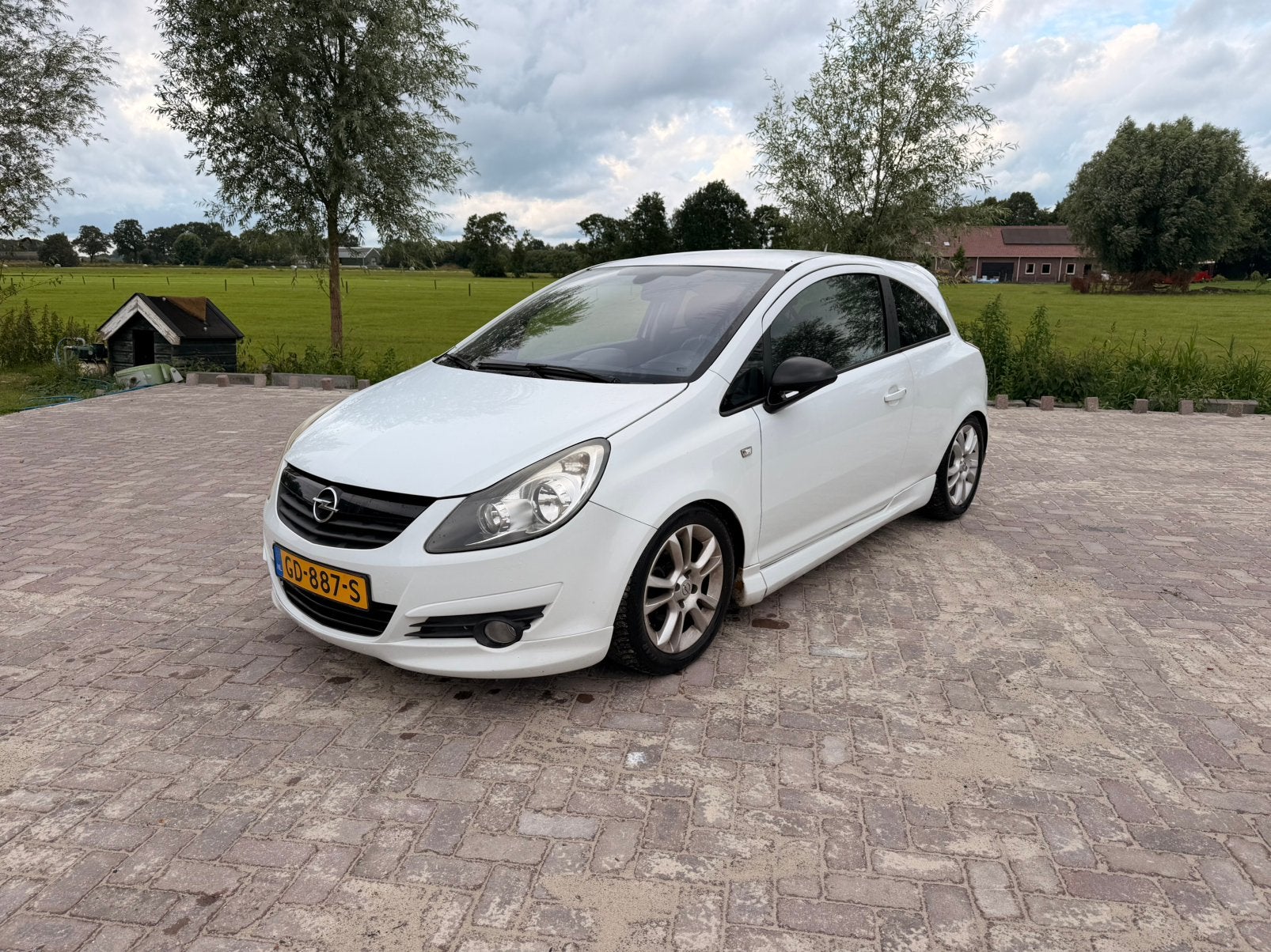 Opel Corsa 1.4 90PK Sport - Cruise Control - OPC-look, Voorwielaandrijving, Stof, Zwart, 4 cilinders