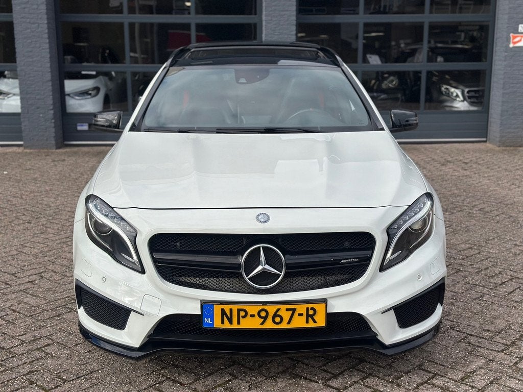 Mercedes-Benz GLA-klasse AMG 45 4MATIC Pano|Leer|Stoelvw|Edi, Auto's, Mercedes-Benz, Gebruikt, Euro 6, 4 cilinders, Wit