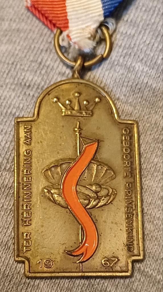 Herinneringsmedaille Geboorte Prins Willem-Alexander 1967, Verzamelen, Koninklijk Huis en Royalty, Ophalen of Verzenden