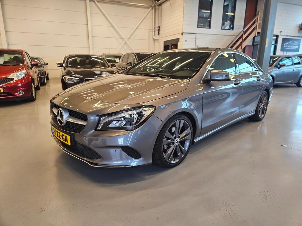 Mercedes-Benz CLA-klasse 180 Automaat | Afn trekhaak | Carpl, Stof, Gebruikt, 4 cilinders, 715 kg