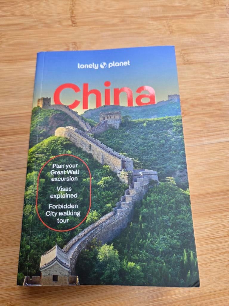 Lonely Planet China Reisgids - Engelstalig, 17de editie, Lonely Planet, Ophalen of Verzenden, Zo goed als nieuw, Reisgids of -boek