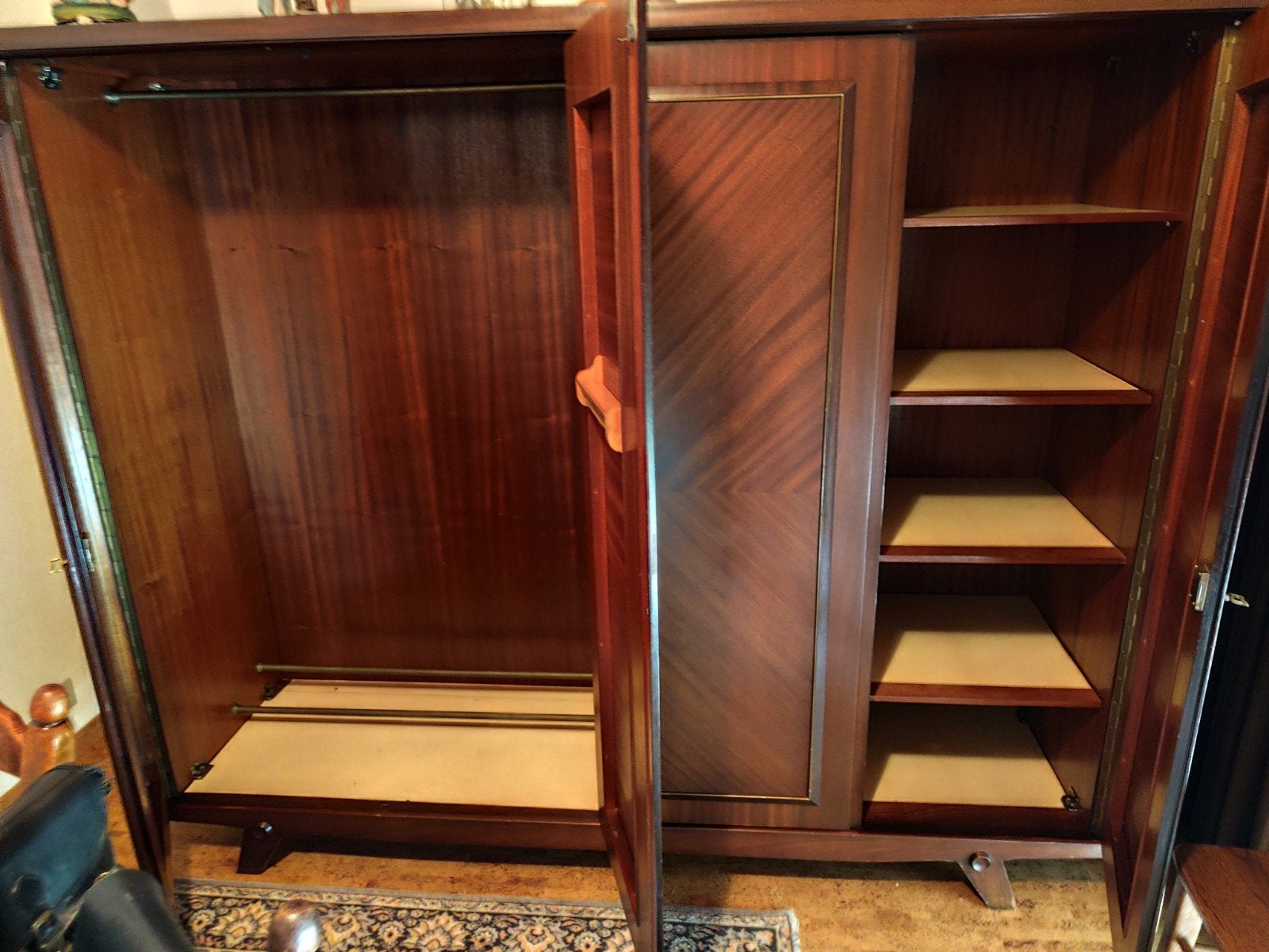Antieke slaapkamer set: kast, commode, nachtkastje, bed, Antiek en Kunst, Ophalen