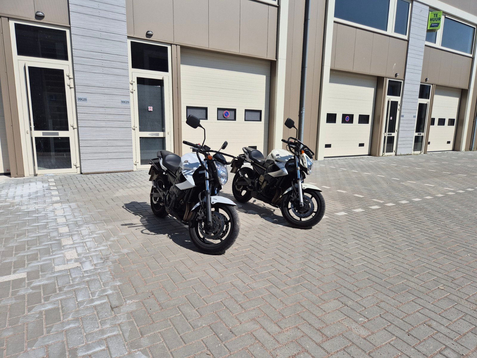 2 lesmotor  Yamaha XJ6 n ABS, Handvatverwarming, Bedrijf