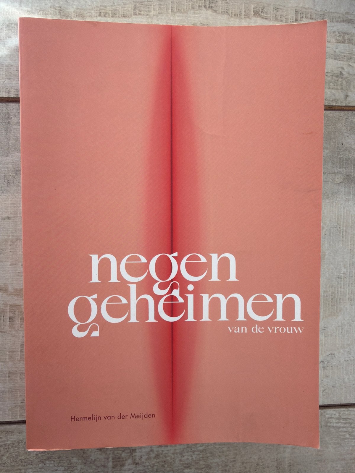 Negen geheimen van de vrouw - Hermelijn van der Meijden, Ophalen of Verzenden, Zo goed als nieuw, Nederland