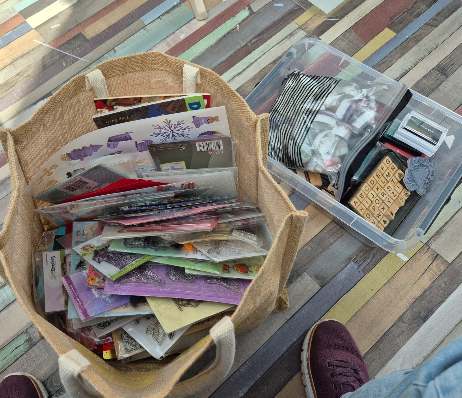 Verzameling stempels, inkt, snijmallen en embossingsfolders, Hobby en Vrije tijd, Scrapbooking, Ophalen of Verzenden, Zo goed als nieuw