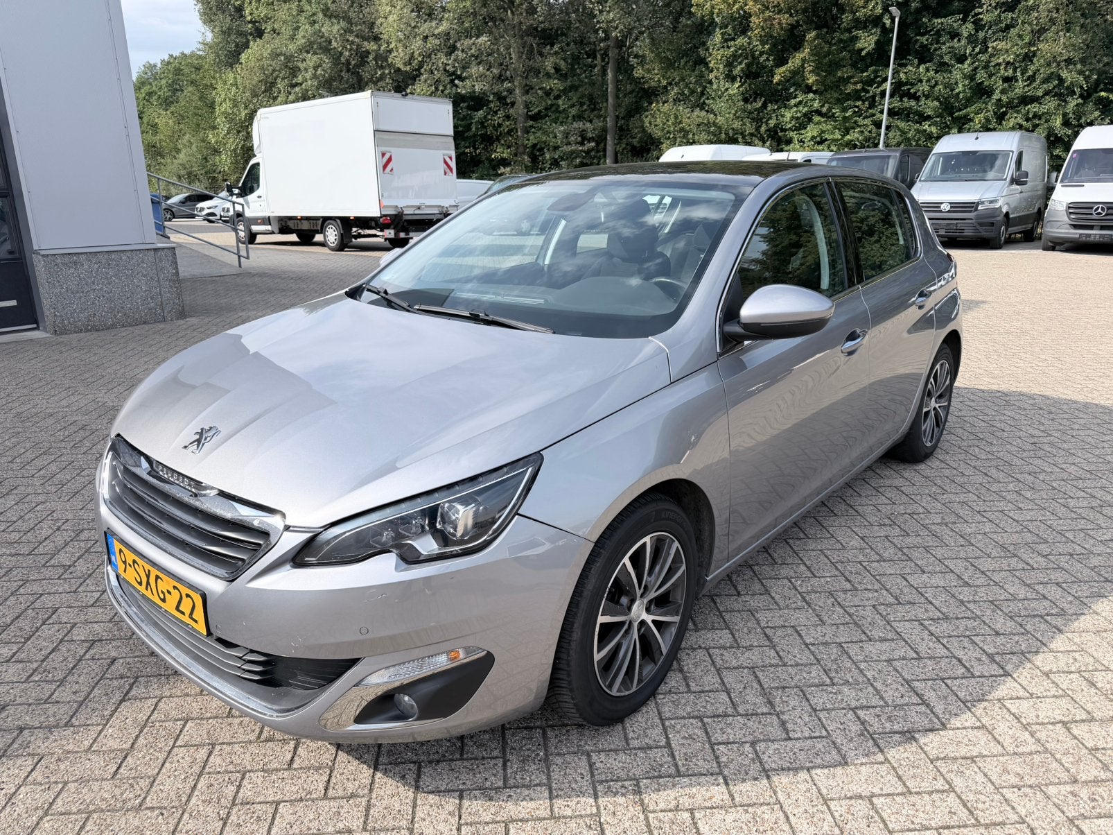 Peugeot 308 1.6THP 92/125 5-D 2014 Grijs, Euro 5, Zwart, 4 cilinders, 49 €/maand