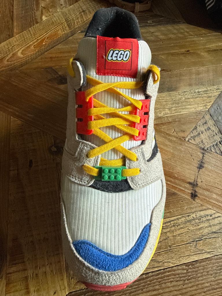 Adidas x LEGO Sportschoenen - Uniek Design, Overige kleuren, Ophalen of Verzenden, Sneakers of Gympen, Zo goed als nieuw