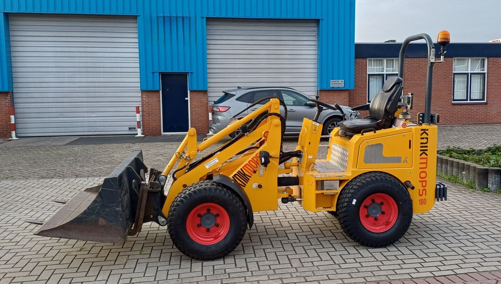 Knikmops KM 180 wheel loader, Wiellader of Shovel