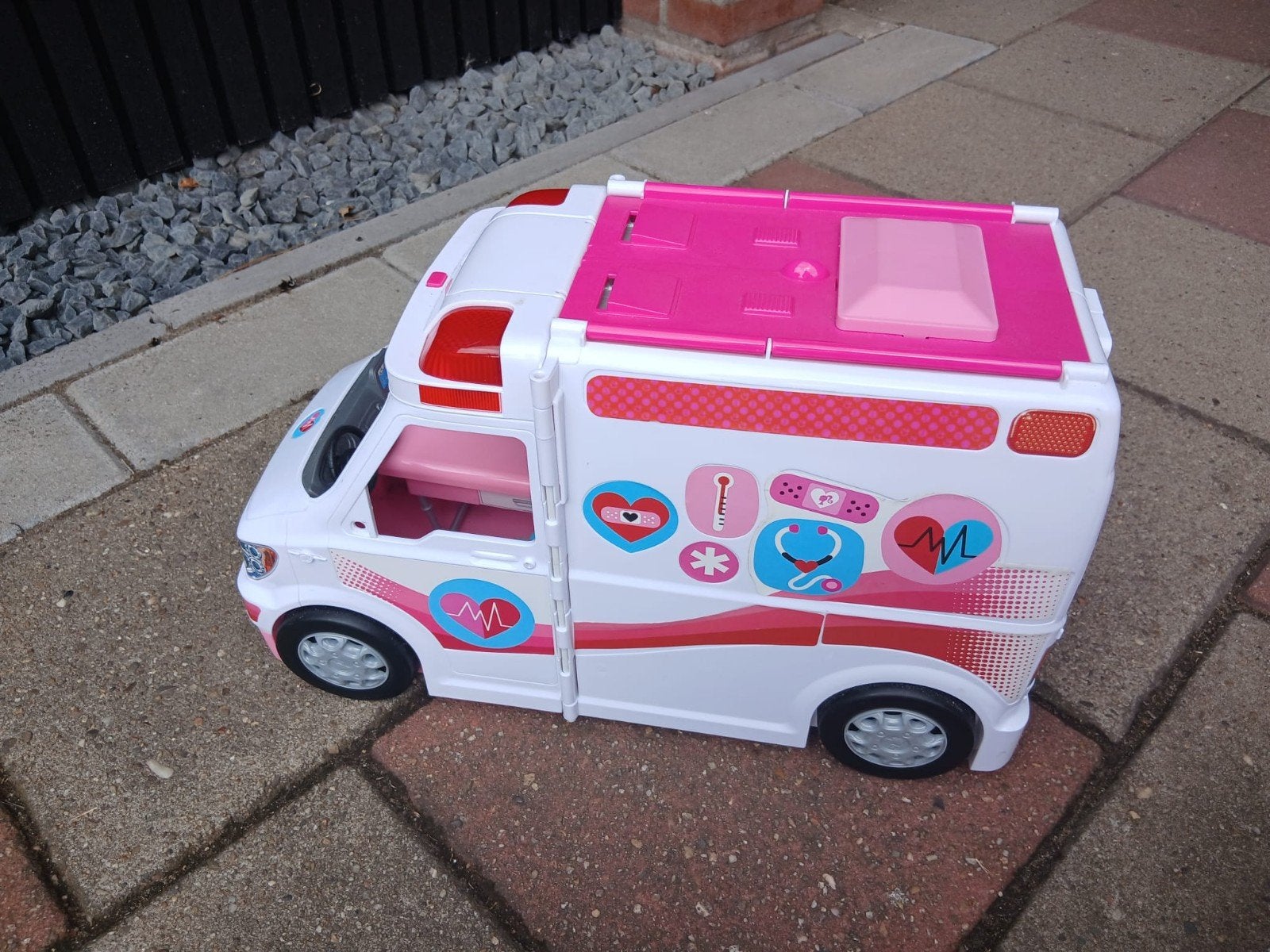 Barbie ambulance, uitklapbare speelset, Ophalen of Verzenden, Zo goed als nieuw