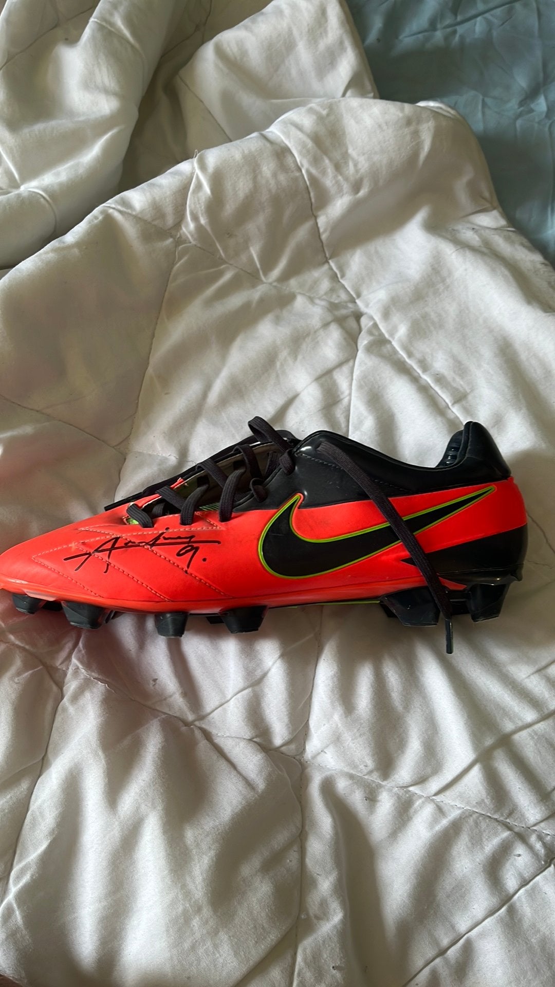 Voetbalschoen met een handtekening van Armenteros, Maat XS of kleiner, Ophalen of Verzenden, Zo goed als nieuw, Schoenen