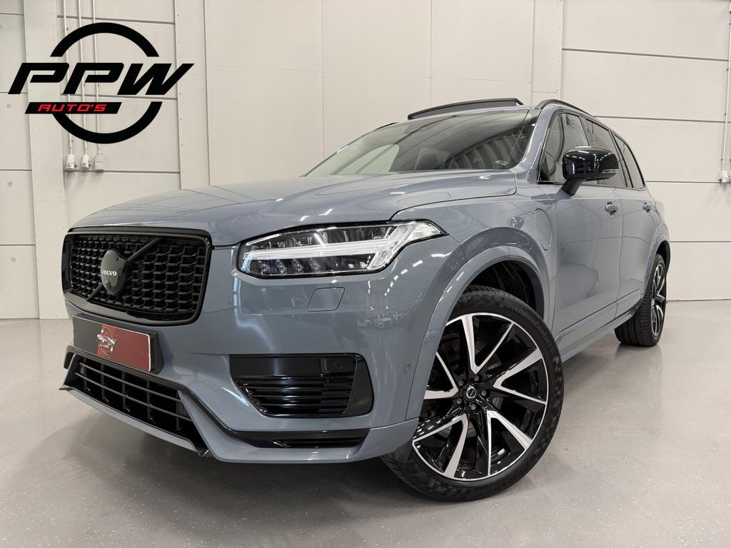 Volvo XC90 T8 Recharge AWD R-Design PANO/LUCHTVERING/TREKHAA, Auto's, Gebruikt, Zwart, 4 cilinders, 7 stoelen