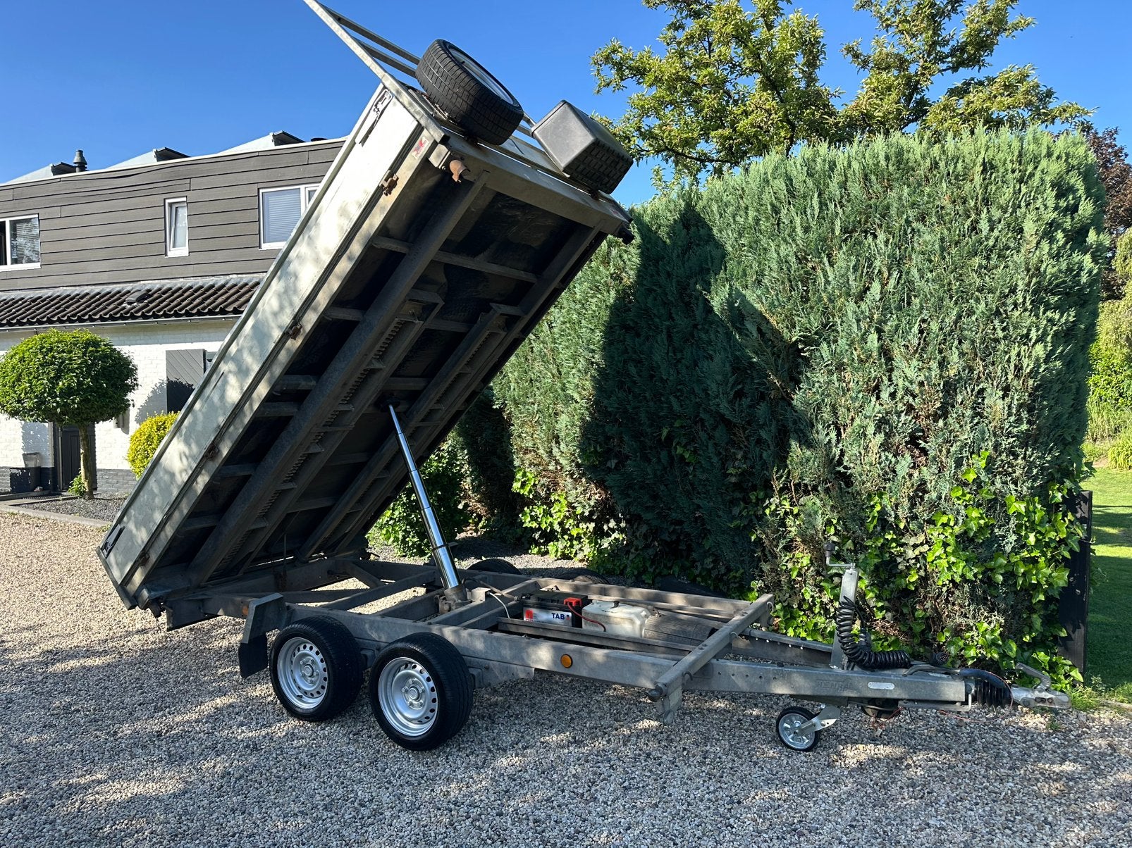 Henra 3 zijdig electrische kipper 335x190 3500KG + rijplaten, Ophalen of Verzenden, Zo goed als nieuw