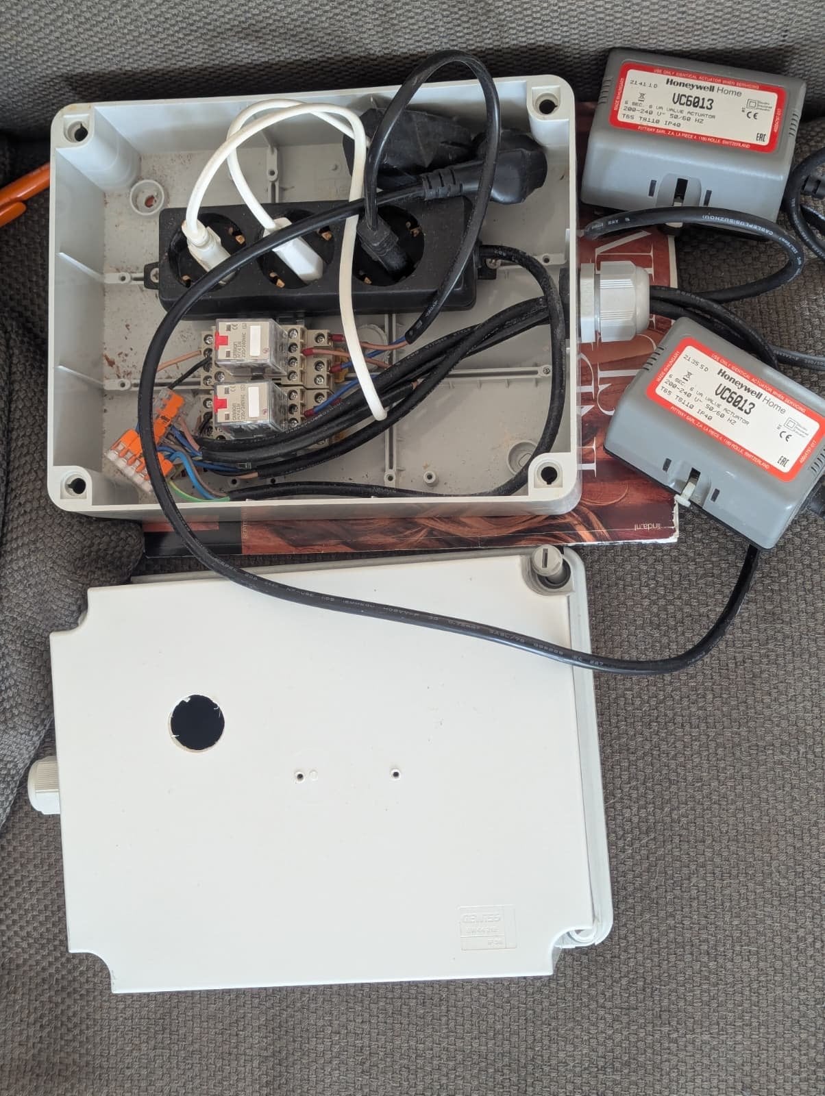2x Honeywell VC6013 en 2x OMRON MY4IN Relais, Ophalen of Verzenden, Gebruikt, Overige merken, Relais