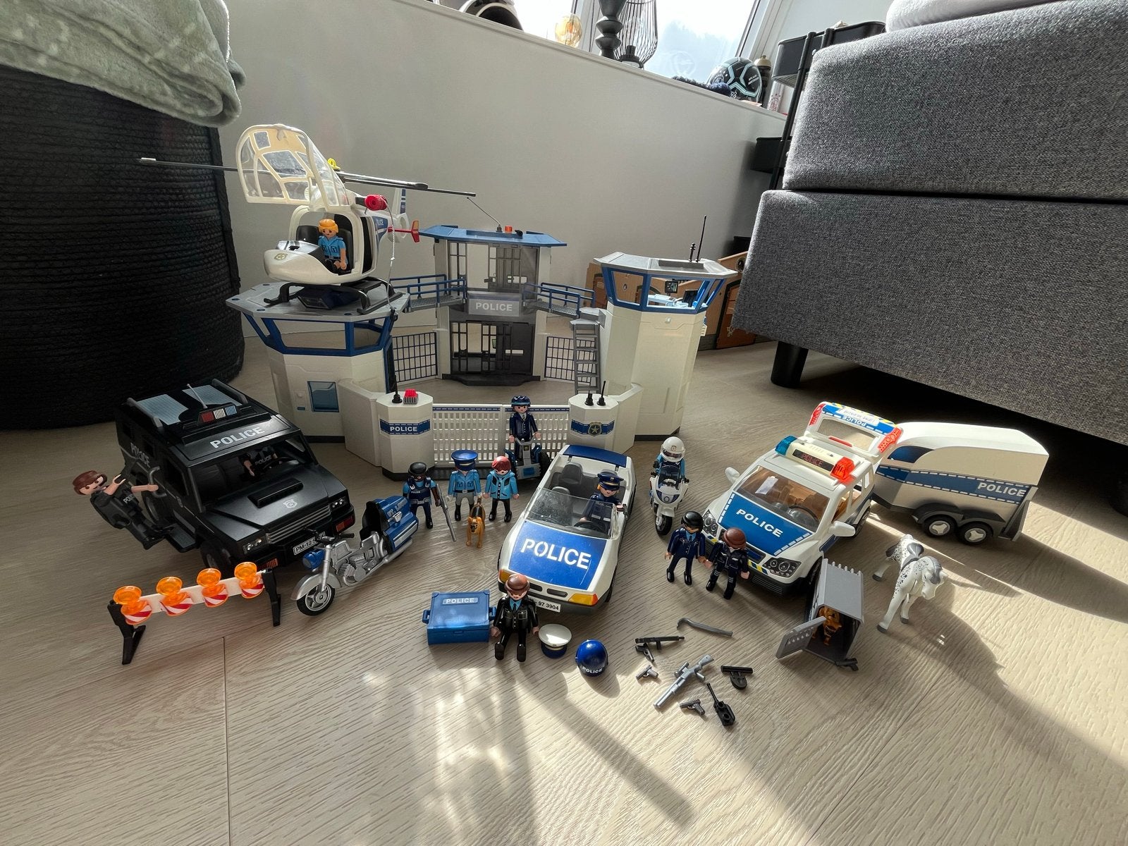 Grote Playmobil Politie Set: Bureau, Voertuigen & Figuren, Ophalen, Gebouw, Complete set, Zo goed als nieuw