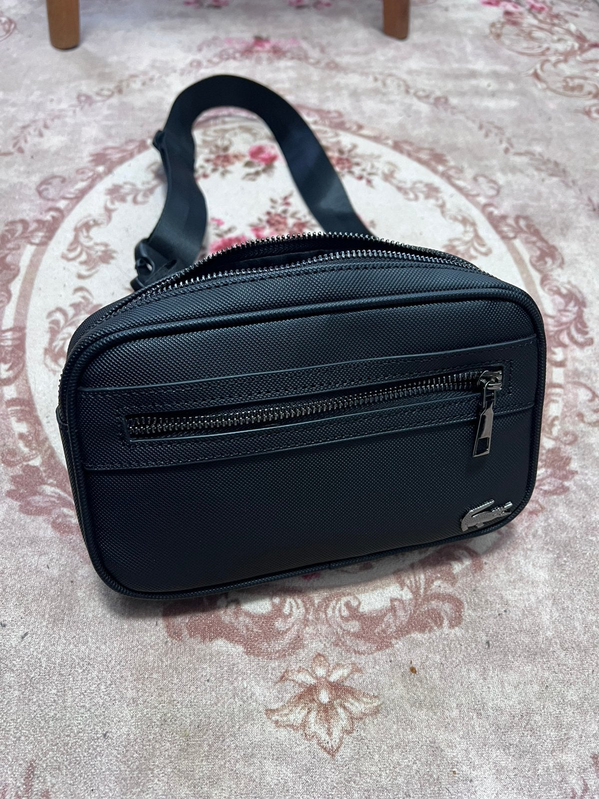 Lacoste schoudertas / crossbody – Zwart, Sieraden, Tassen en Uiterlijk, Tassen | Schoudertassen, Ophalen, Nieuw, Zwart, Overige merken