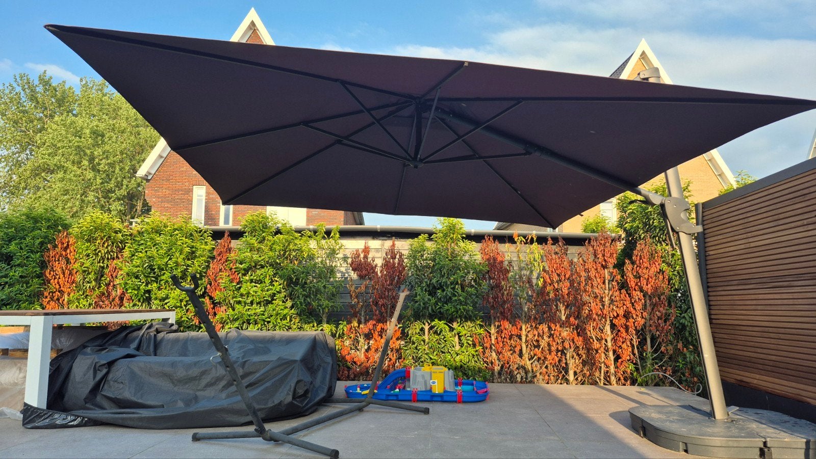 Madison Monaco Zweefparasol 300x300 cm met optionele voet, Ophalen, Zweefparasol
