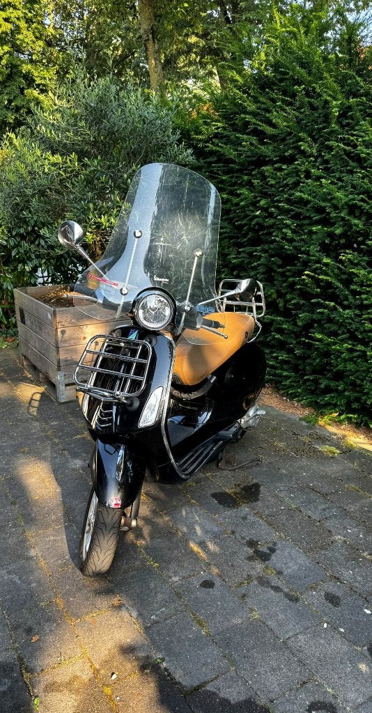 Vespa Primavera 50cc 2018 | 17.500 km | Zeer nette staat, Fietsen en Brommers, Ophalen, Gebruikt, Overige modellen, Maximaal 45 km/u