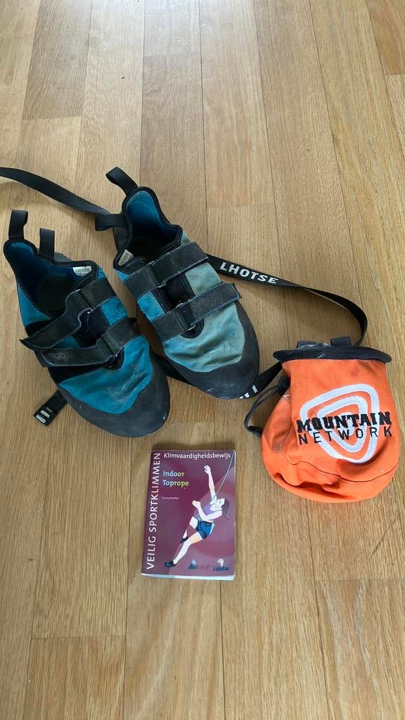 Klimschoenen (maat 42/43) en talk buidel, Sport en Fitness, Klimsport, Ophalen of Verzenden, Gebruikt, Klimsportschoenen