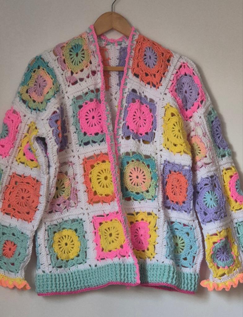 Handmade by greet  Granny squares Vest mt  42/44, Hobby en Vrije tijd, Breien en Haken, Ophalen of Verzenden, Nieuw, Breien