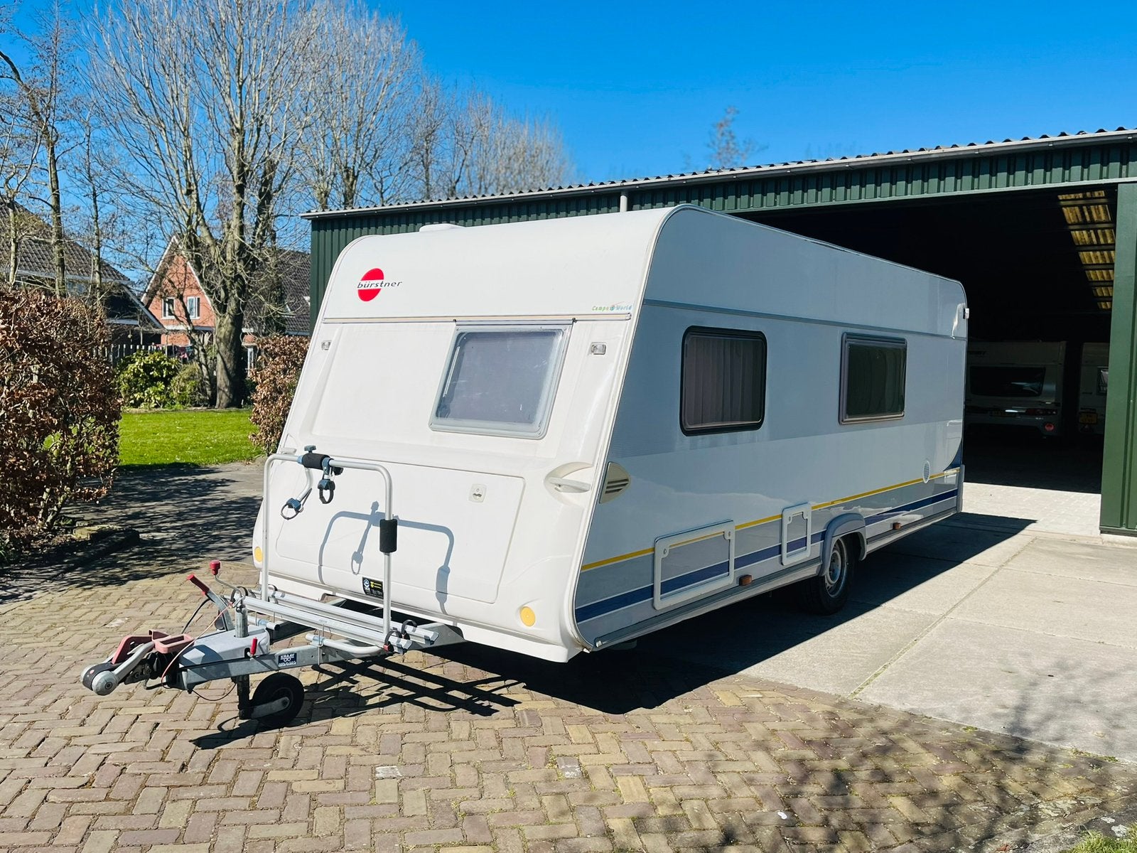 Burstner gezinscaravan met stapelbed, Treinzit, Particulier, Bürstner, 6 tot 7 meter