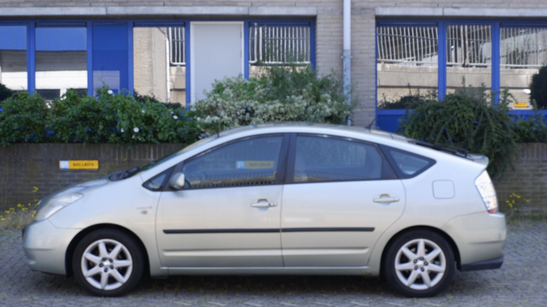 Toyota Prius 1.5 VVT-i Business Edition, Gebruikt, Zwart, 4 cilinders, 23 km/l