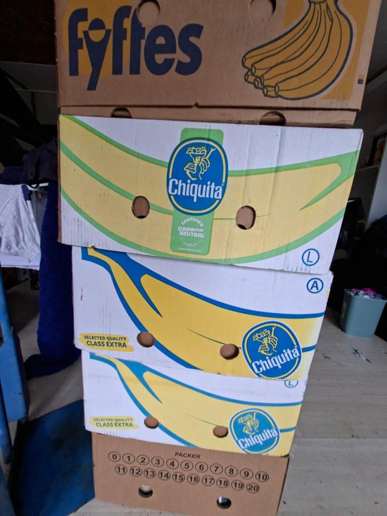 5 bananendozen vol met stripboeken / verzameling, Boeken, Meerdere stripboeken, Ophalen of Verzenden, Gelezen