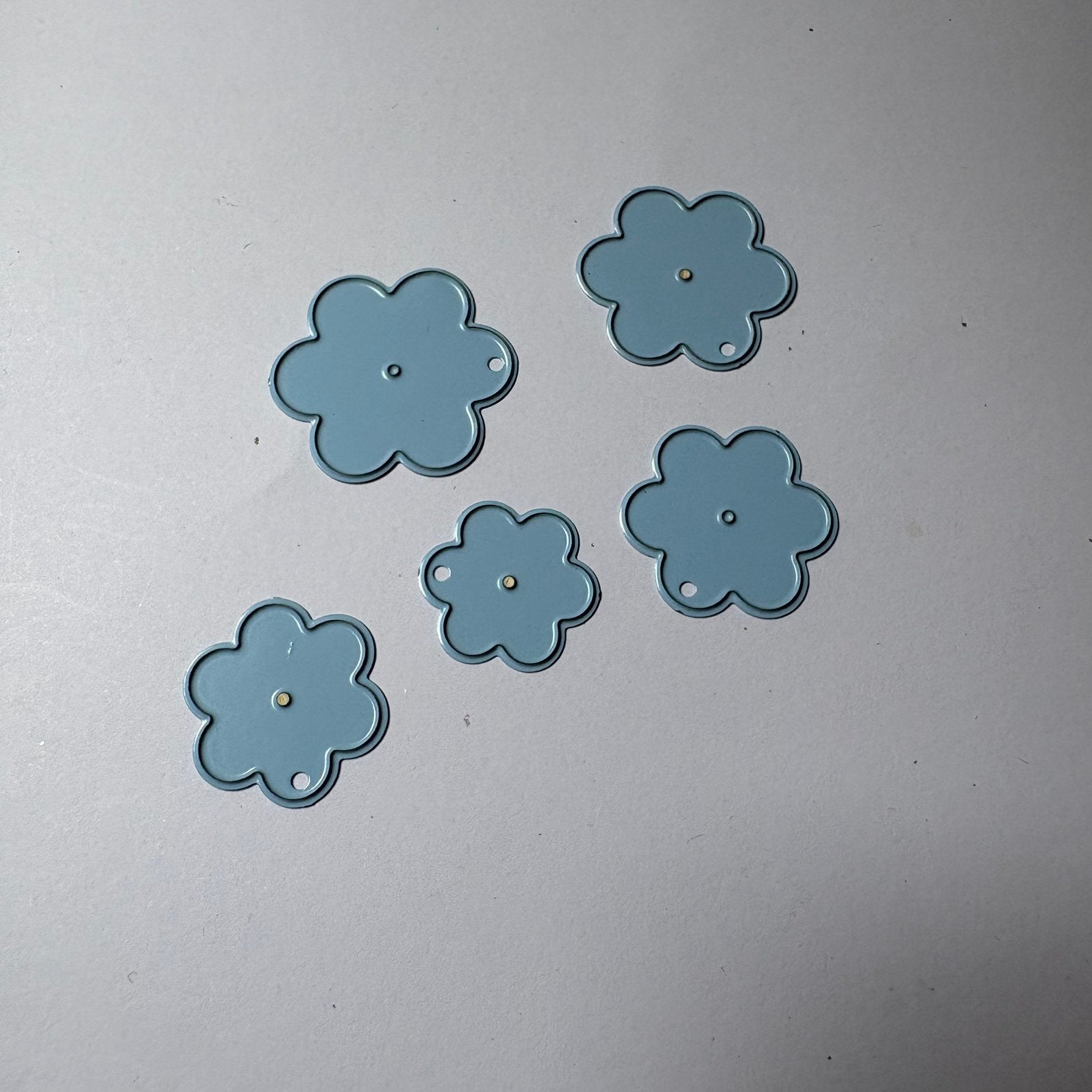 Marianne design snijmal bloemetjes, Hobby en Vrije tijd, Kaarten | Zelf maken, Ophalen of Verzenden, Zo goed als nieuw, Overige thema's