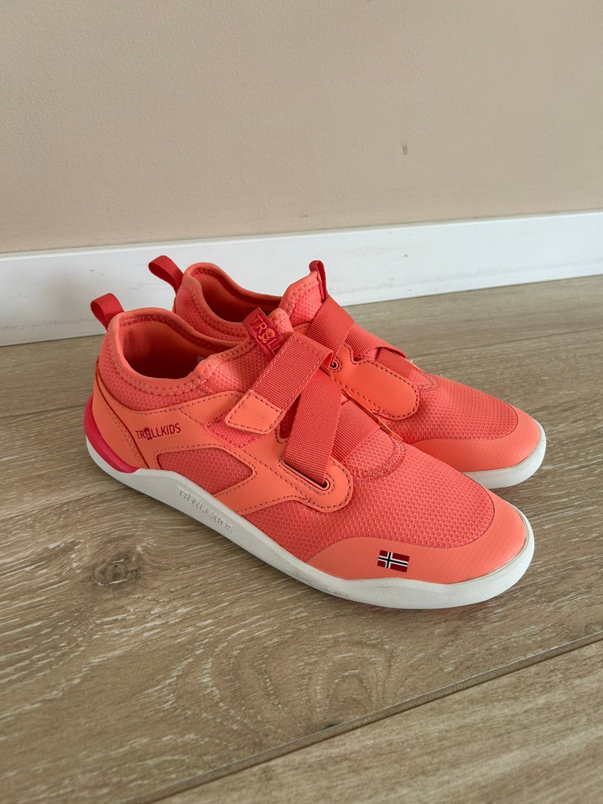 Kind berg/wandel/sport schoen maat 37., Ophalen of Verzenden, Nieuw, Meisje, Sokken