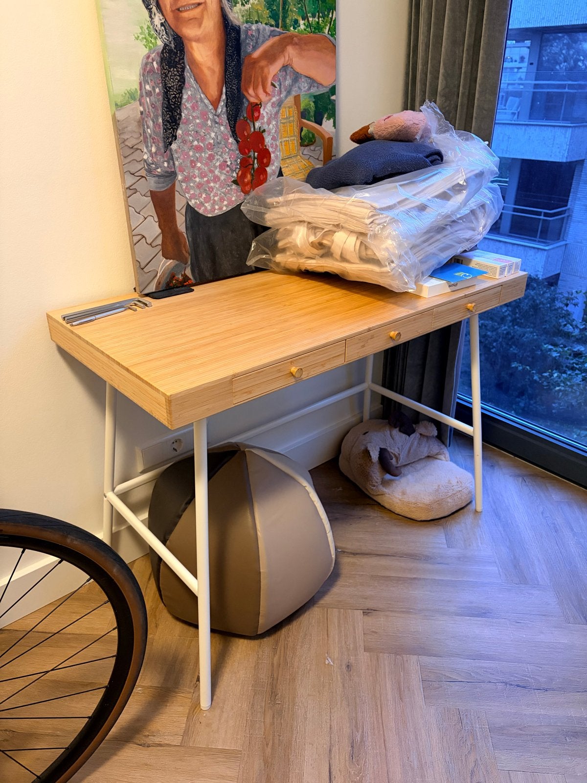 IKEA Lillasen bureau - Zo goed als nieuw, Ophalen, Scandinavisch, Zo goed als nieuw, IKEA