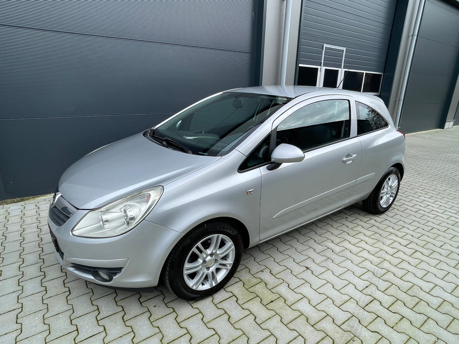 Opel Corsa 1.4 16V Enjoy 2007 Gloednieuwe APK, Voorwielaandrijving, Stof, 4 cilinders, Bedrijf