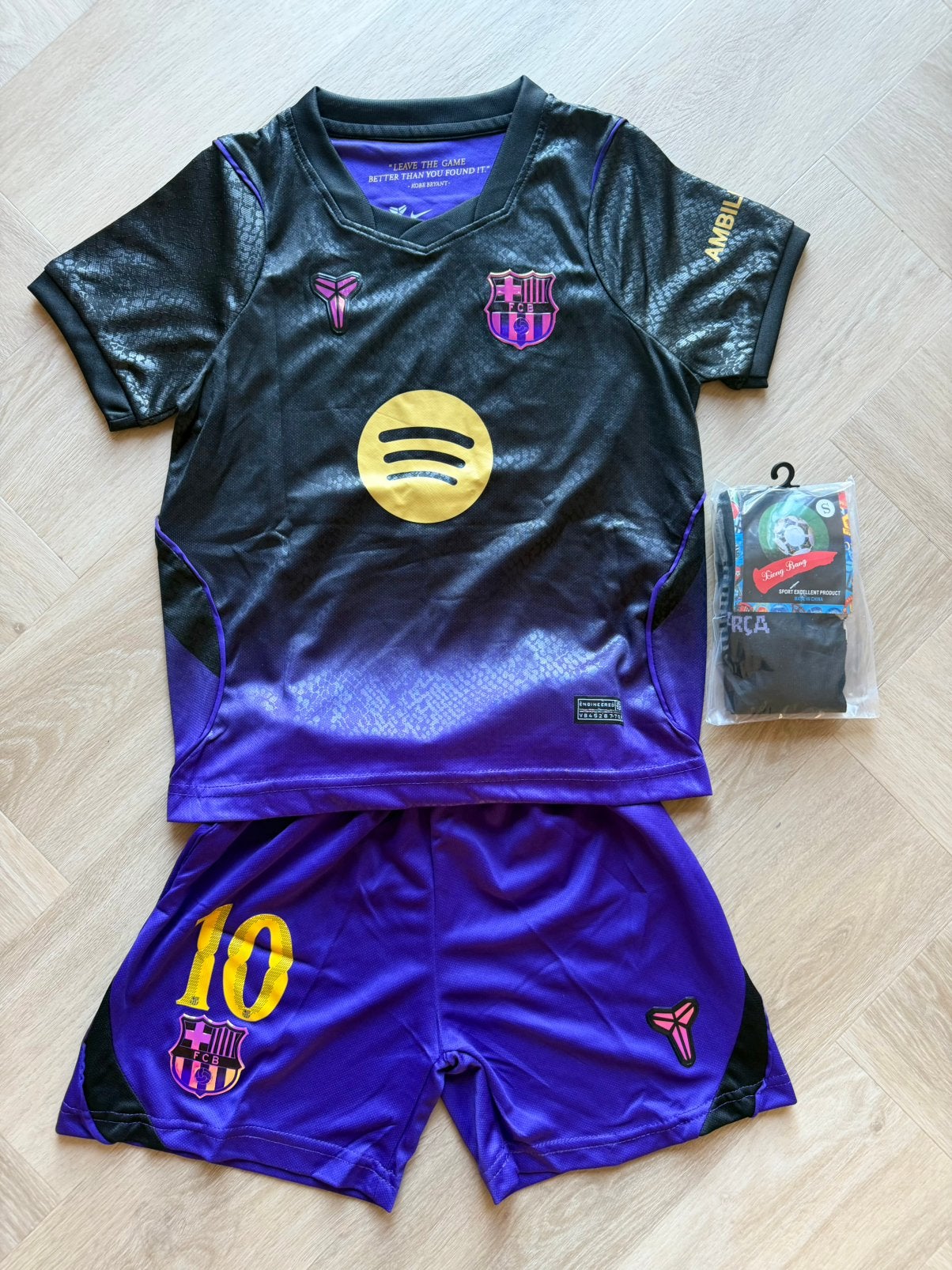 Nieuw FC Barcelona voetbal uit tenue Lamine Yamal 26/27, Maat XS of kleiner, Ophalen of Verzenden, Zo goed als nieuw, Set