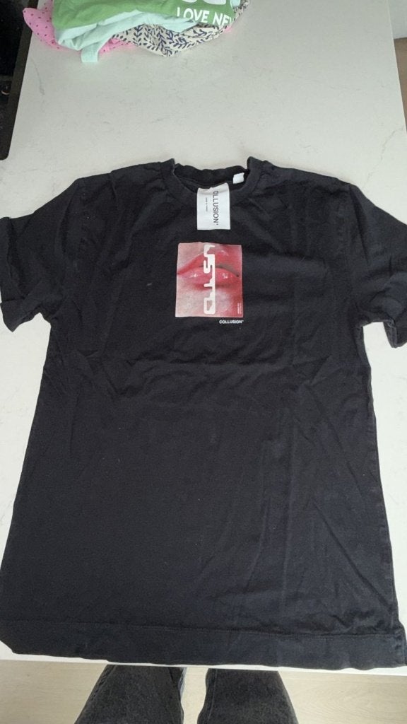 Zwart T-shirt met print Collusion XS, Kleding | Dames, Zwart, Ophalen of Verzenden, Korte mouw, Maat 34 (XS) of kleiner