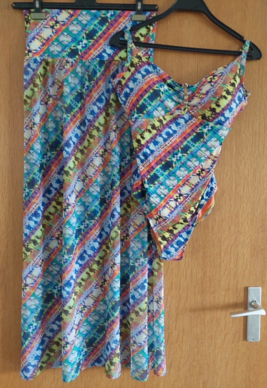Cyell badpak 42 D met bijpassende rekbare  rok maar M, Kleding | Dames, Ophalen of Verzenden, Zo goed als nieuw, Meerkleurig, Badpak