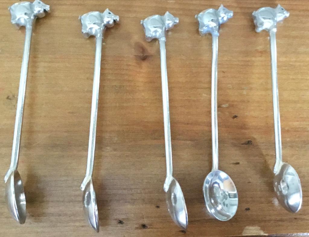 5 VERZILVERDE DOUWE EGBERTS THEELEPELTJES MET VARKENTJES, Antiek en Kunst, Ophalen of Verzenden